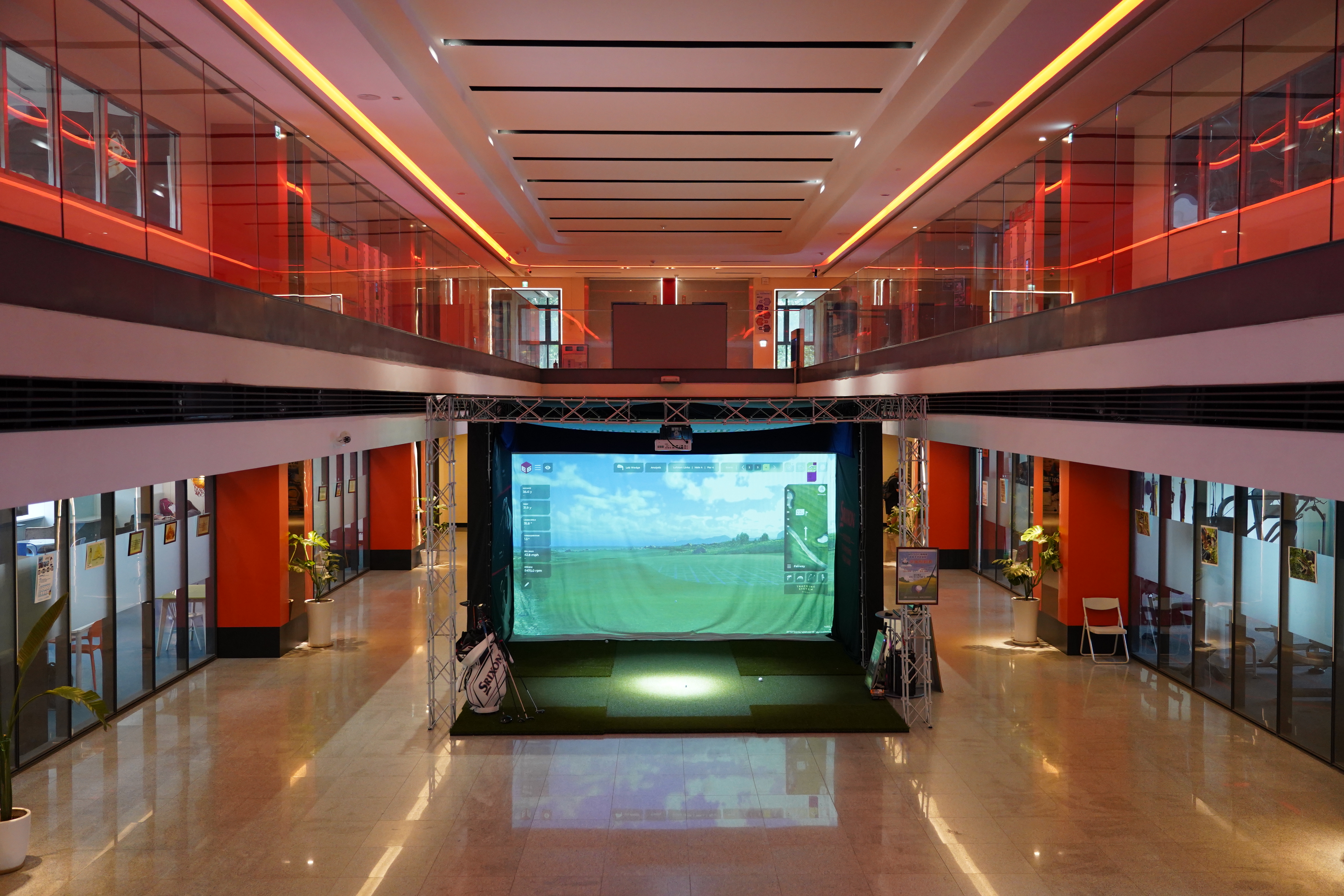 中和運動中心高爾夫模擬器現場